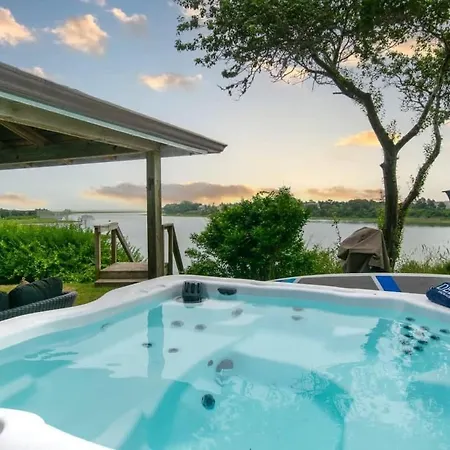 Seaside Retreat W Private Beach Landing